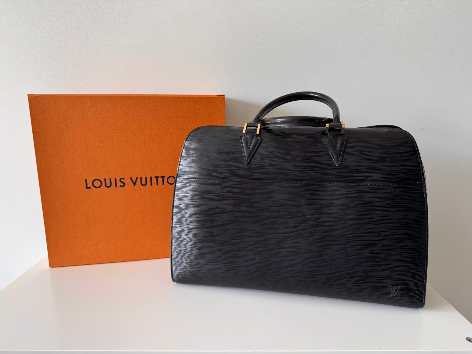 Louis Vuitton Sorbonne Epi aktetas, Bijoux, Sacs & Beauté, Sacs | Sacs Femme, Enlèvement, Utilisé, Noir, Autres types