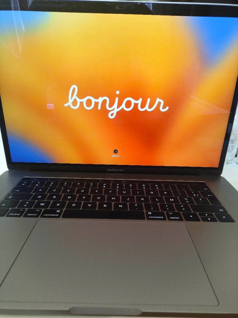 MacBook Pro 15" - Intel i7 - Clavier NEUF & Boîte complète, Computers en Software, Apple Macbooks, 256 GB, 2 tot 3 Ghz, 15 inch