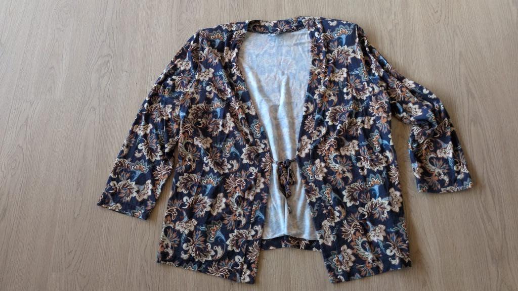gilet bleu à fleurs de Marika Couture - 46 - 6€, Marika Couture, Taille 46/48 (XL) ou plus grande, Enlèvement ou Envoi, Comme neuf