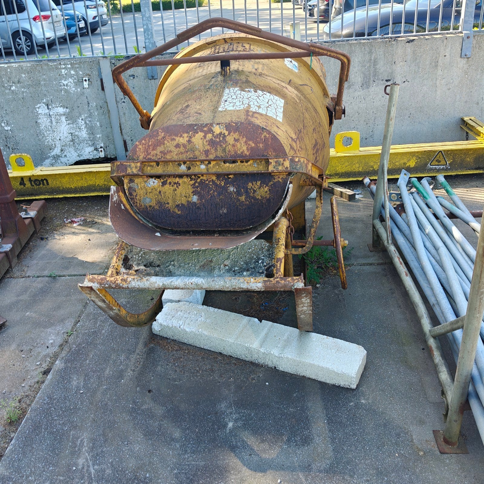 Betonkubel 800 liter, Ophalen