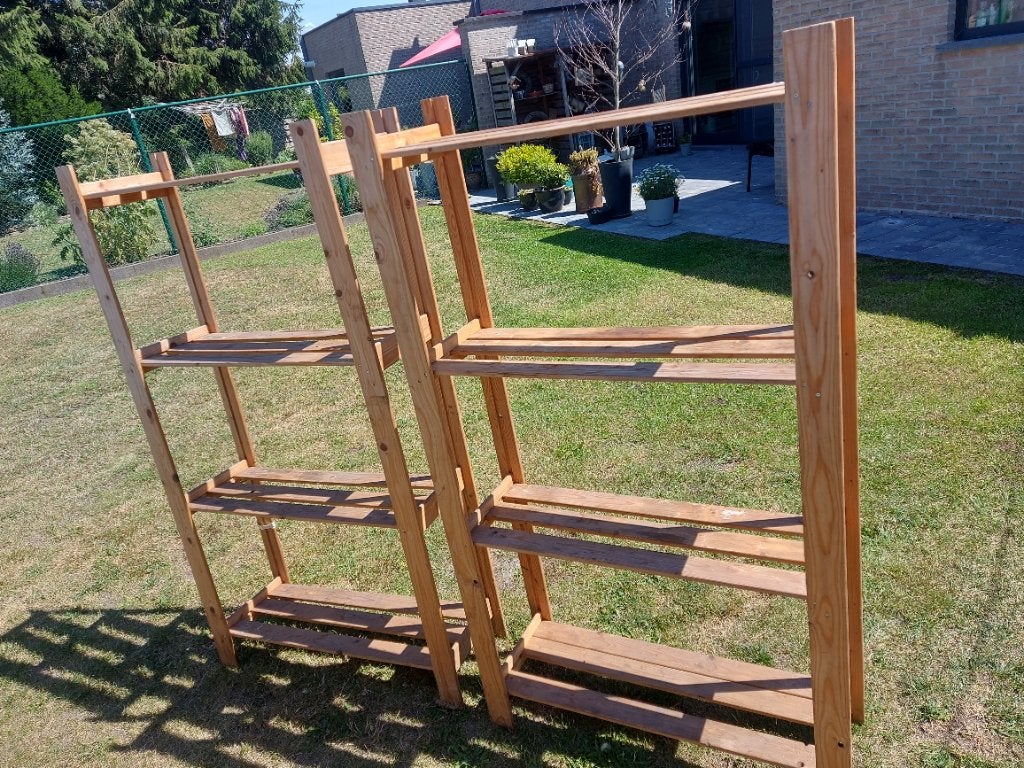 2 houten rekken, Ophalen, Gebruikt