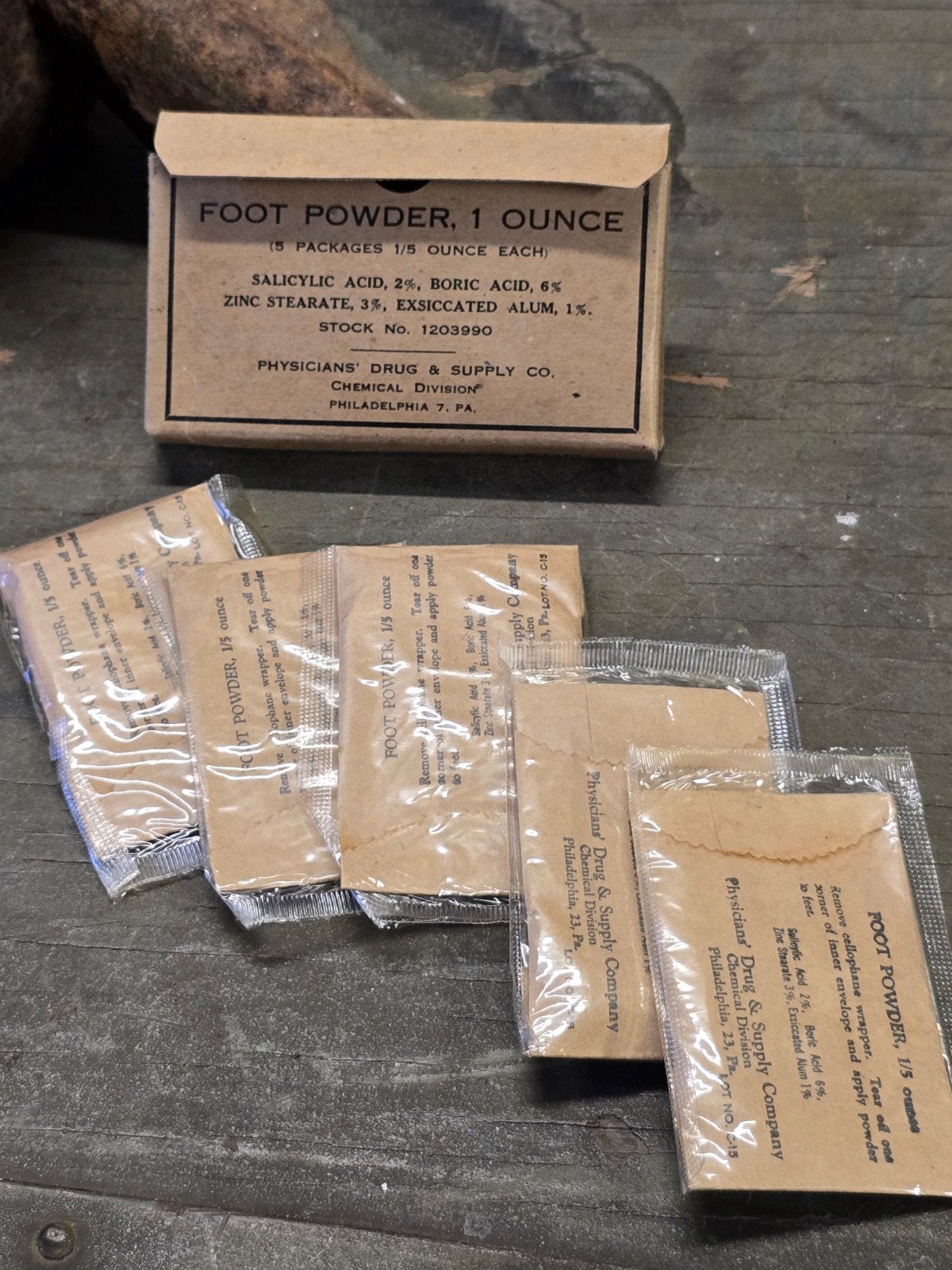 Poudre pour les pieds de la Seconde Guerre mondiale, boîte c, Collections, Objets militaires | Seconde Guerre mondiale, Enlèvement ou Envoi