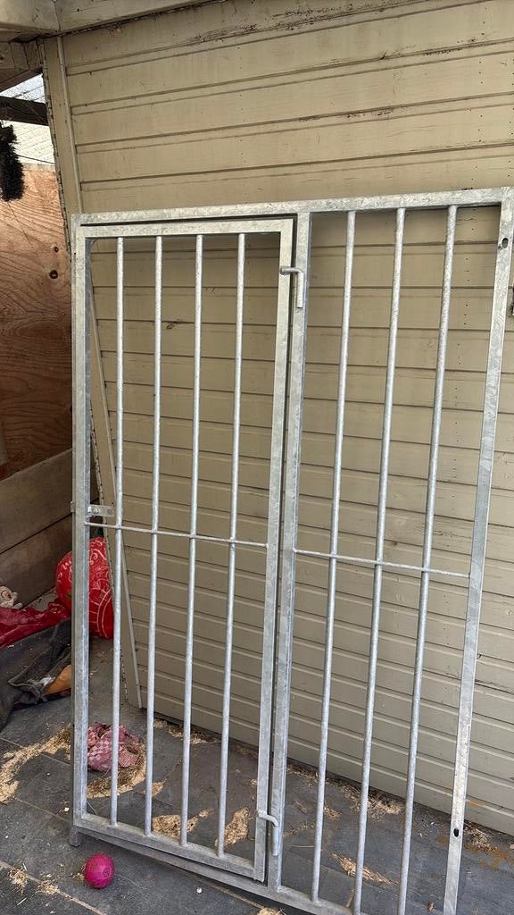 Deurpaneel honderen buitenren, Dieren en Toebehoren, Hondenhokken, Ophalen, Zo goed als nieuw