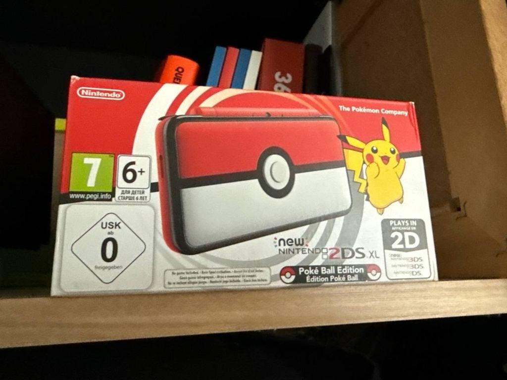 New Nintendo 2DS XL Poké Ball Limited Edition (ONGEOPEND), Games en Spelcomputers, Spelcomputers | Nintendo 2DS en 3DS, Ophalen of Verzenden