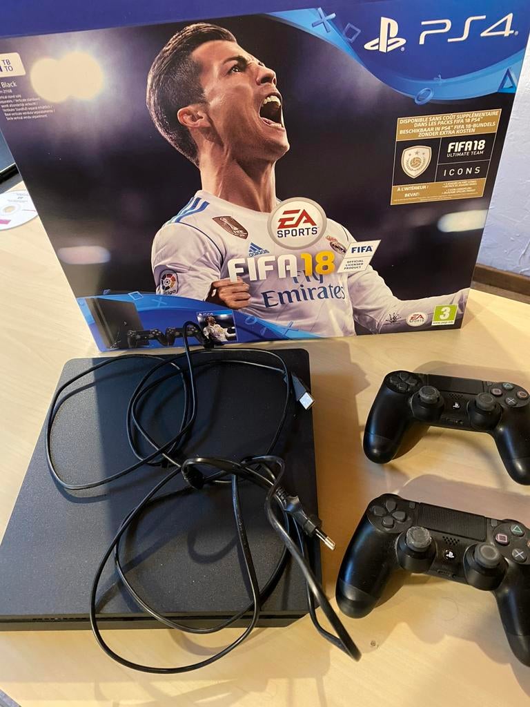 Playstation 4, Games en Spelcomputers, Spelcomputers | Sony PlayStation 4, Met 2 controllers, Ophalen of Verzenden, 1 TB, Slim