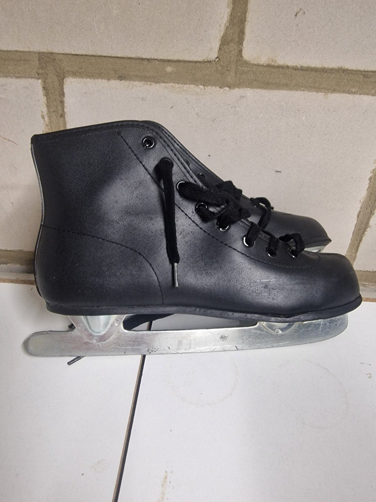 nieuwe schaatsen maat 34, Ophalen