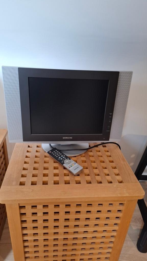SAMSUNG TV   15 inc. met afstandsbediening, Ophalen, Tv