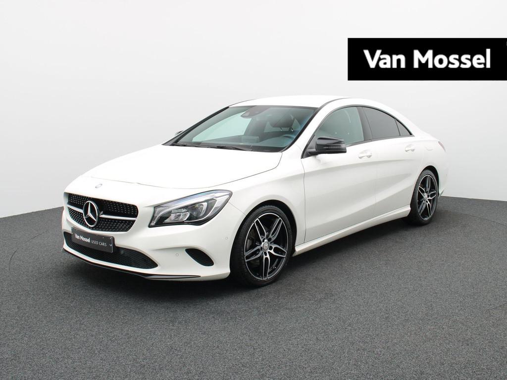 Mercedes-Benz CLA 200 Coupé + LEDER + CARPLAY + NIGHTPAKKET, Auto's, Stof, Gebruikt, 4 cilinders, 1600 cc