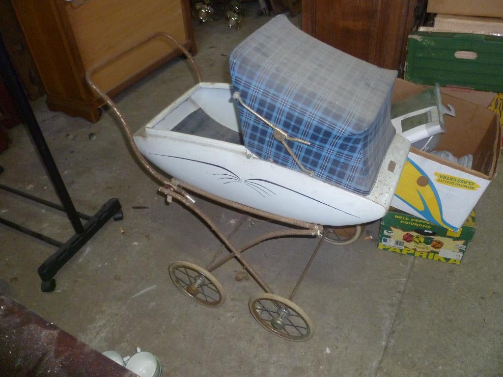 OUDE KINDERPOPPEN WAGEN, Ophalen