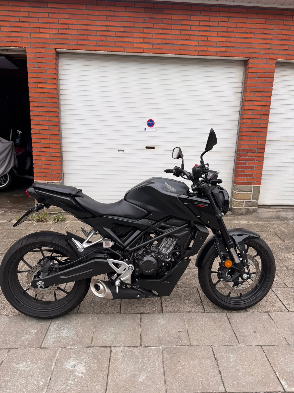 Honda cb125r  2023 1935Km, Motos, Particulier