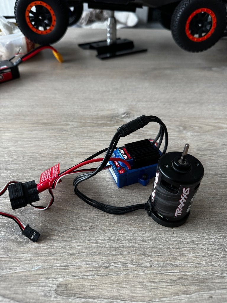 Traxxas BL-2S 3300KV, Hobby en Vrije tijd, Elektro, Ophalen of Verzenden, Zo goed als nieuw, Schaal 1:10