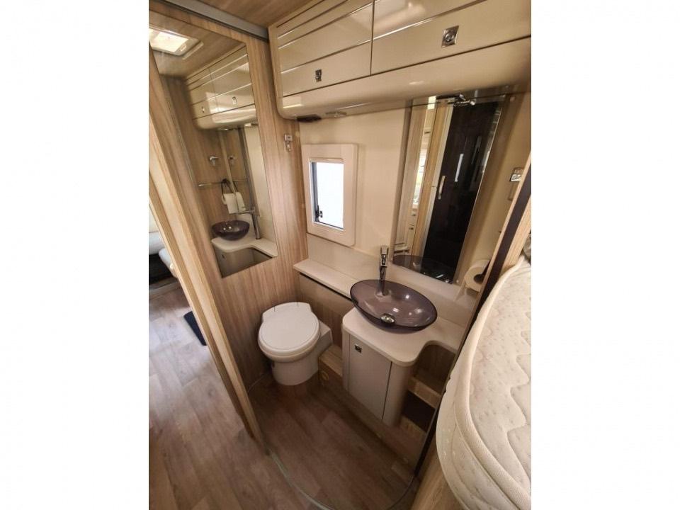 Mobilhome met aanhangwagen, Jusqu'à 5, Siège standard, Auvent, Diesel