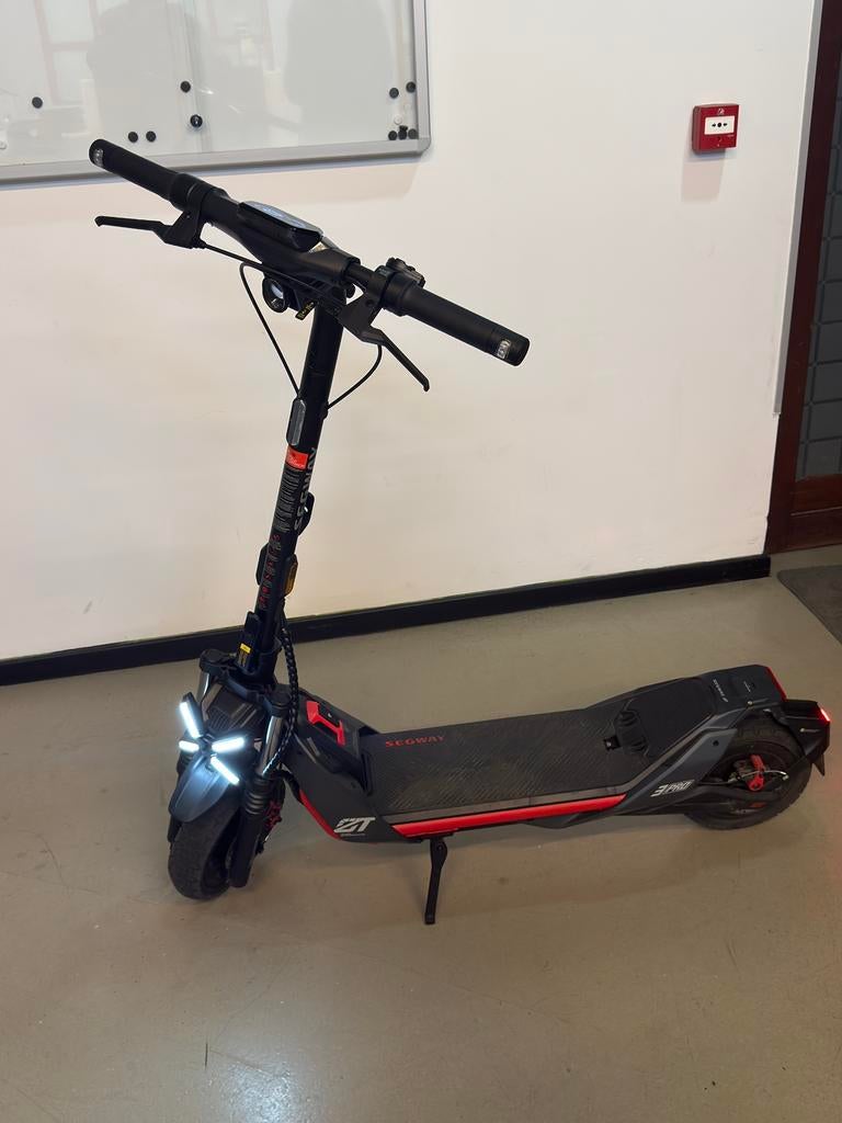 ZT3 PRO, Vélos & Vélomoteurs, Trottinettes, Enlèvement, Comme neuf