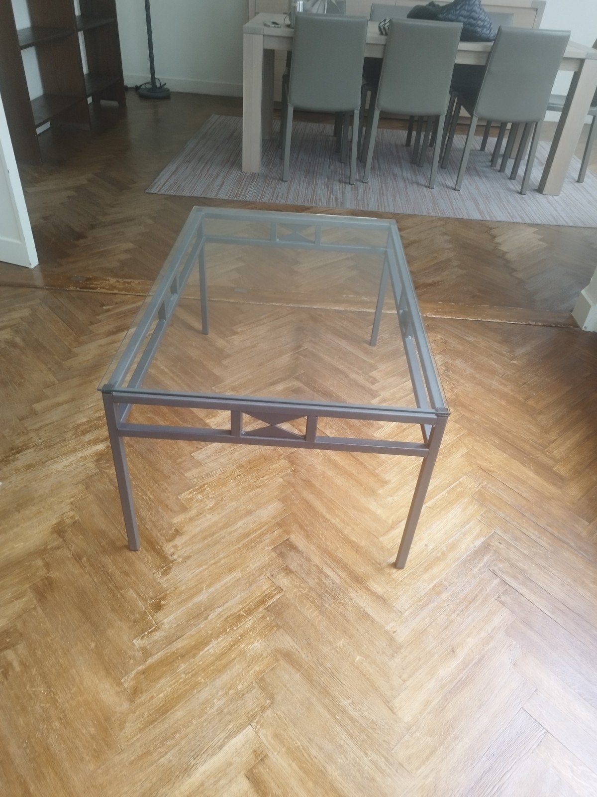 gratis salontaffel, Ophalen, Glas