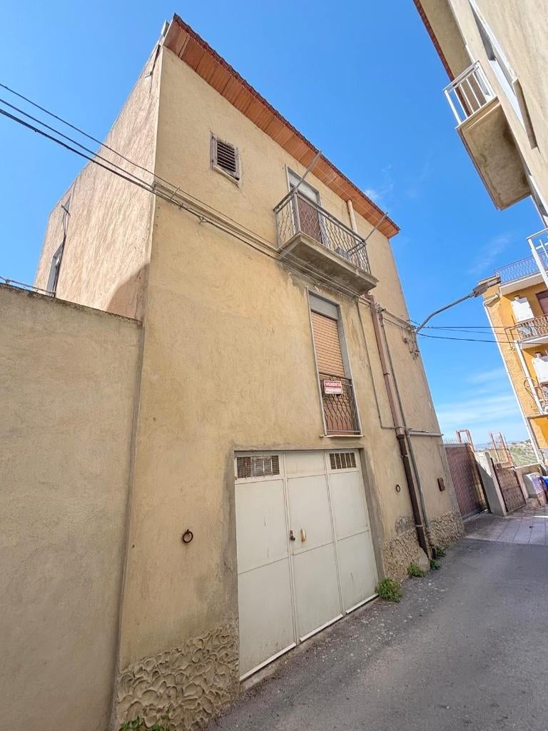 Sicile maison avec garage à seulement 30 min de la mer, Immo, Maison d'habitation, 64 m², 4 pièces, Italie