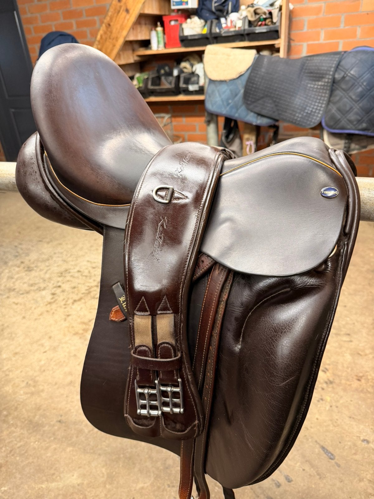 Bruin dressuurzadel Euroriding Luxor 17,5”, Ophalen, L (17.5 inch), Dressuur, Zo goed als nieuw