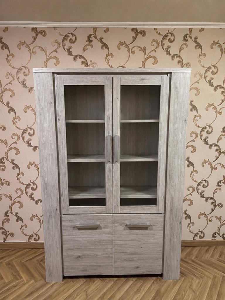 Le matériau de l'armoire est le bois, Maison & Meubles, Enlèvement, Comme neuf