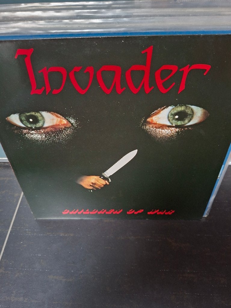 lp - invader - children of war - bak 5, Cd's en Dvd's, LP, Heavy metal, Ophalen of Verzenden, Zo goed als nieuw