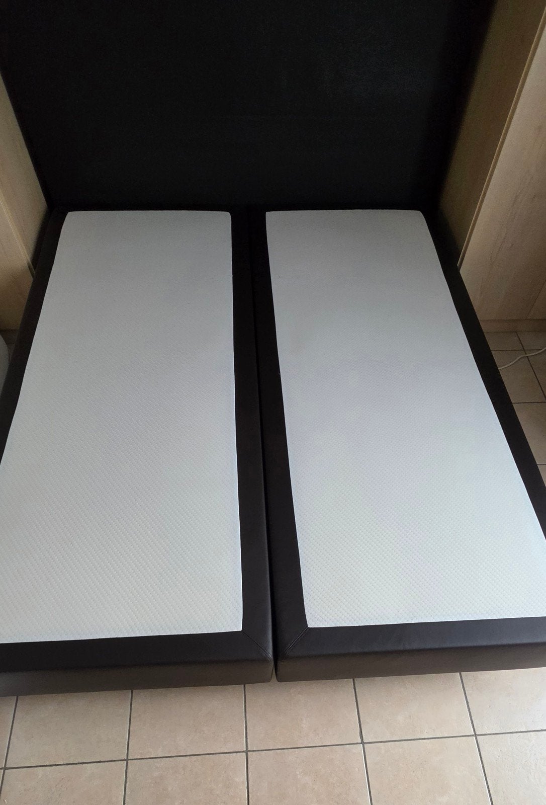 lit box spring 160x200, Enlèvement, 200 cm, 160 cm
