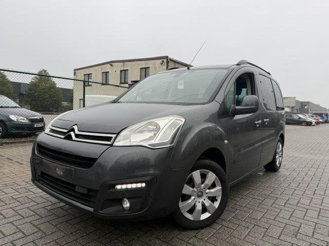 Citroen Berlingo 1.2 Benzine | Trekhaak | 5 zit | 1 JAAR GAR, Voorwielaandrijving, Monovolume, Gebruikt, 1295 kg