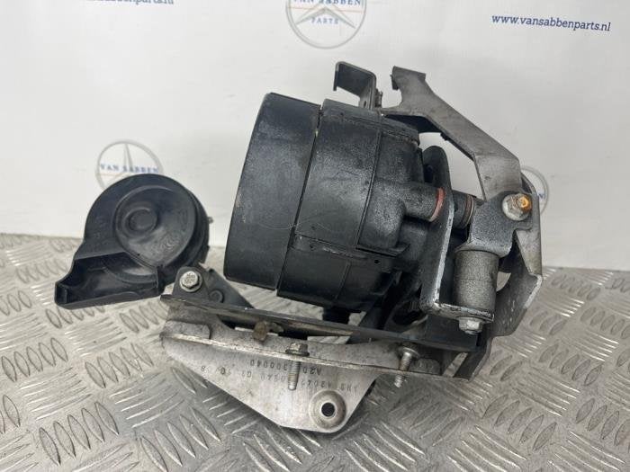 Pompe secondaire d'un Mercedes C-Klasse, -, 3 mois de garantie, Utilisé, -