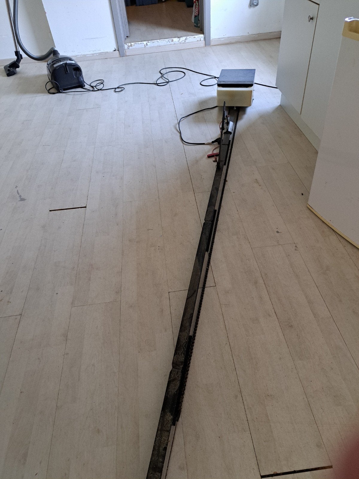 motorlift voor garagepoort met 2 afstandsbediening, Doe-het-zelf en Bouw, Ophalen, Gebruikt, Elektromotor