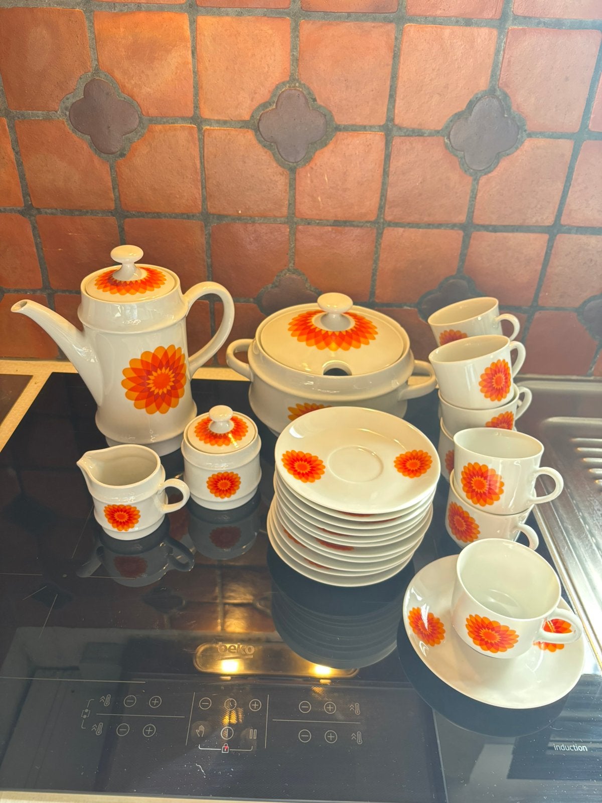 Vintage servies voor koffie of thee, Enlèvement