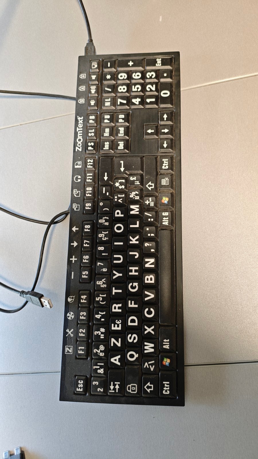 ZoomText Grootletter Toetsenbord - Azerty, Computers en Software, Toetsenborden, Ophalen, Azerty, Gebruikt, Bedraad