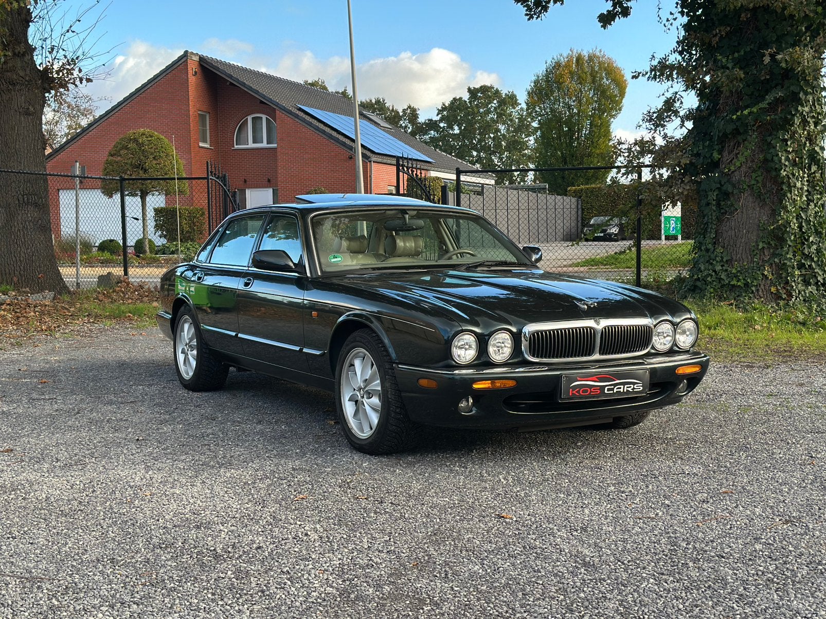 Jaguar Xj8 Executive/4.0i V8/286Pk/Bijna Oldtimer/1997, Auto's, Dealer onderhouden, Achterwielaandrijving, https://public.car-pass.be/vhr/49f56db8-a541-4fba-9a2f-24bf2ea967bd