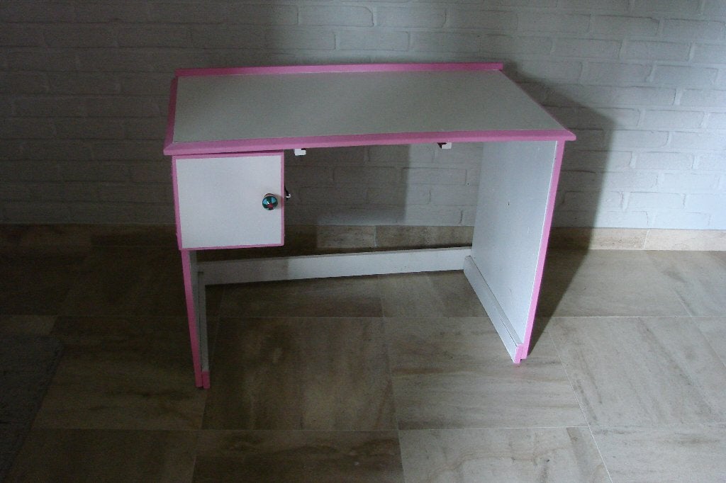 kinder-peuter tafel) bureutje met stoeltje, Kinderen en Baby's, Ophalen, Gebruikt, Tafel(s) en Stoel(en)