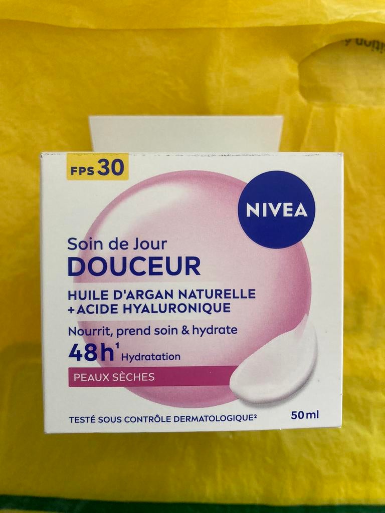 Crème de jour Nivea neuve, Neuf, Tout le visage, Soins