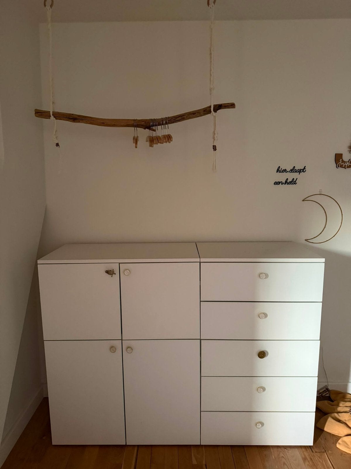 kast + hanger voor (Kinder)kledij, Enlèvement, Armoire