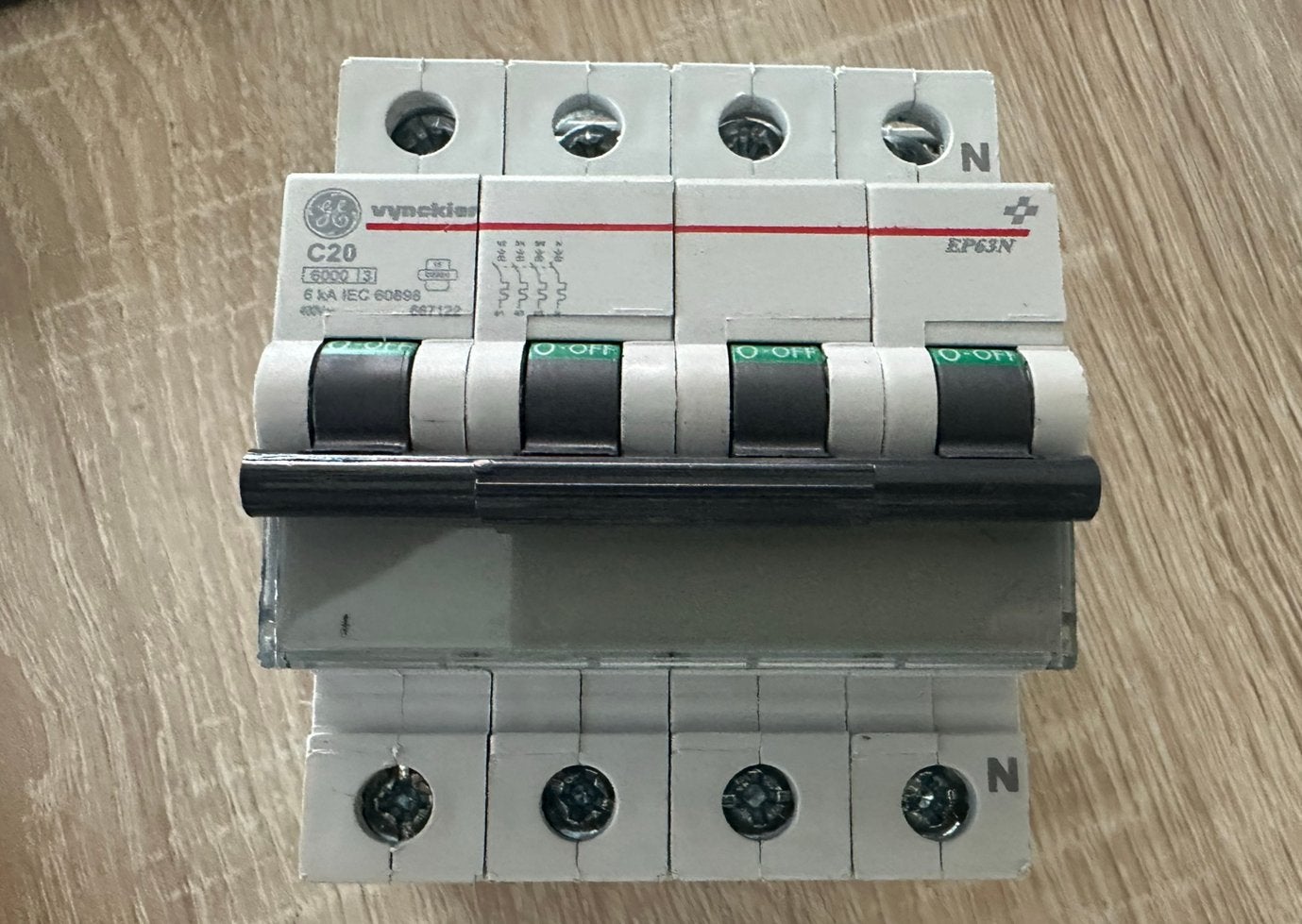 Automatische zekering Vynckier 4p c 20A, Ophalen of Verzenden, Zo goed als nieuw