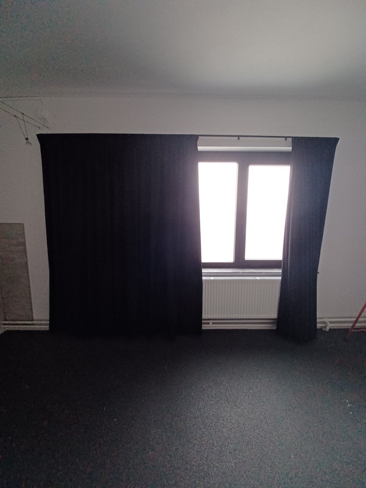 4 zwarte niet lichtdoorlatende gordijnen, Huis en Inrichting, Ophalen, 180 cm, Zo goed als nieuw, Gordijn
