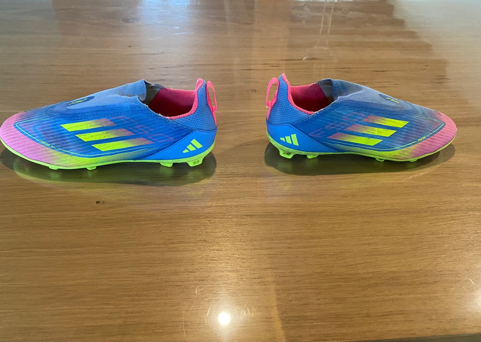 Voetbalschoen addidas f50 maat 38, Ophalen, Gebruikt, Schoenen