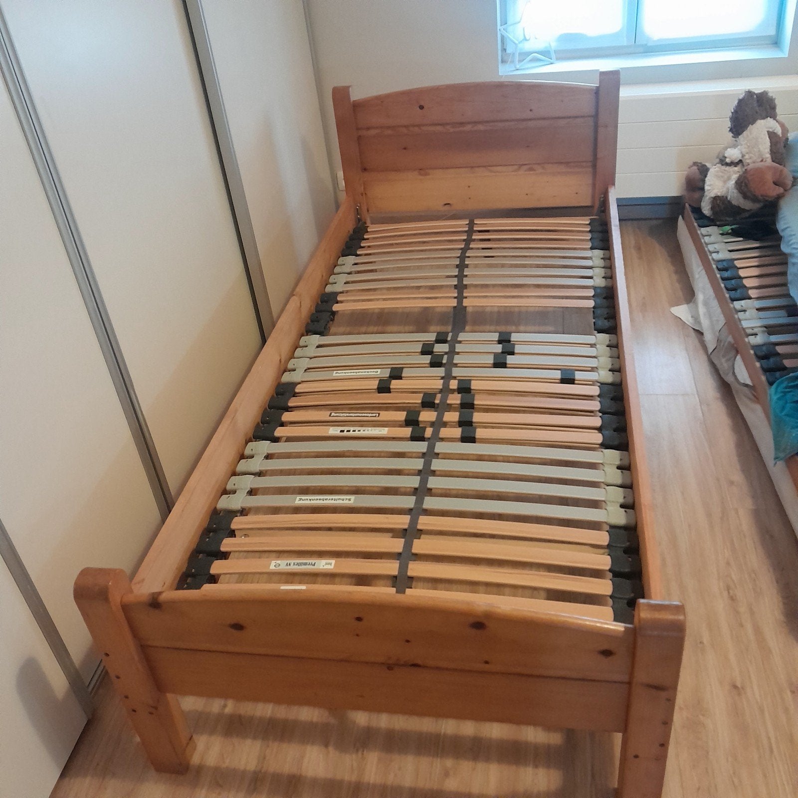 Bed 90200m + nieuw matras, Ophalen
