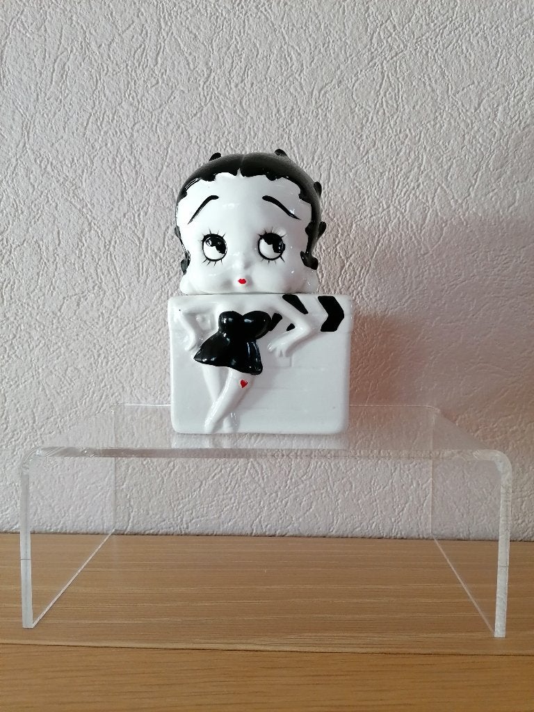 Betty Boop - Sel et Poivre, Ophalen