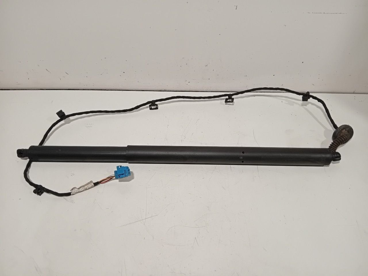 Elektrische achterklep opener rechts Mercedes-Benz EQ-Klasse, Onderdelen@venauto.nl, Van der Ven Autorecycling B.V., Gebruikt