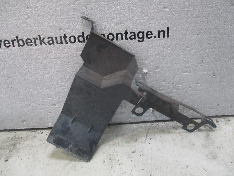 RADIATEURKAP LINKS Volvo 940 II (01-1990/10-1998) (1358536), Gebruikt, Links, Volvo