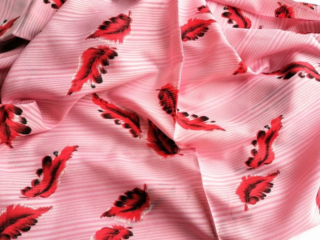Jaren 80 soepele crêpe  roze met rode bladeren 3,2m, 120 cm of meer, Ophalen of Verzenden, Roze, Nieuw