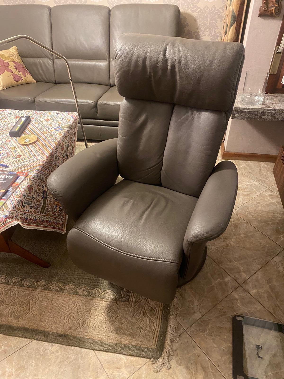 Lederen salon met 2 stressless electrische fauteuils, Huis en Inrichting, Ophalen, Zo goed als nieuw