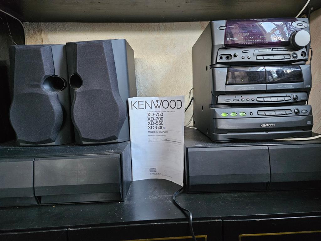 Chaîne stéréo Kenwood XD_500 avec 2 enceintes d origine, Enlèvement