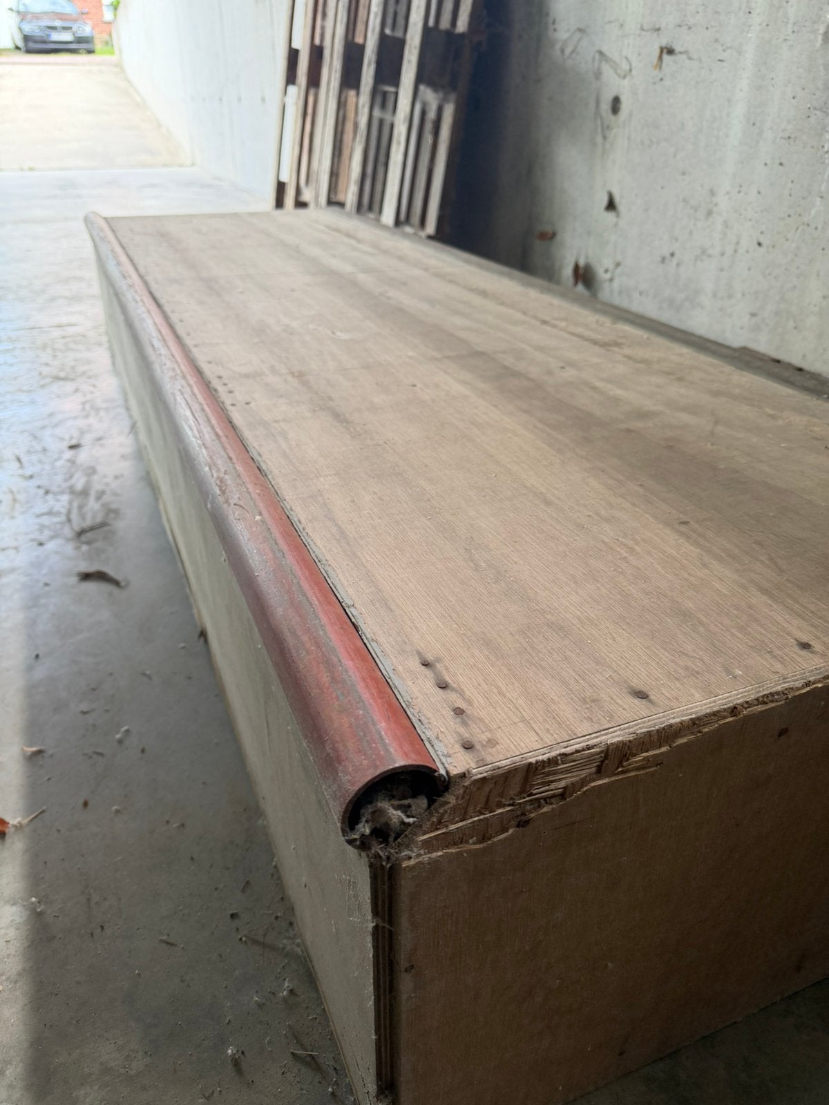 Spine ramp en ledge / grind box voor skateboard, Sports & Fitness, Enlèvement, Utilisé, Skateboard