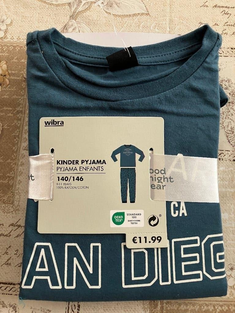 Nieuwe pyjama ' san diego ' Maat 140 / 146, Enfants & Bébés, Enlèvement ou Envoi, Neuf, Garçon, Vêtements de nuit ou Sous-vêtements
