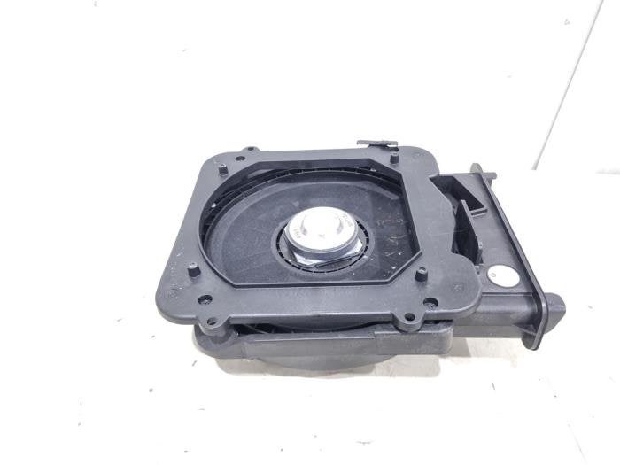 Caisson de graves d'un BMW 2-Serie, Autos : Pièces & Accessoires, Électronique & Câbles, BMW, Utilisé, 3 mois de garantie, Enlèvement ou Envoi