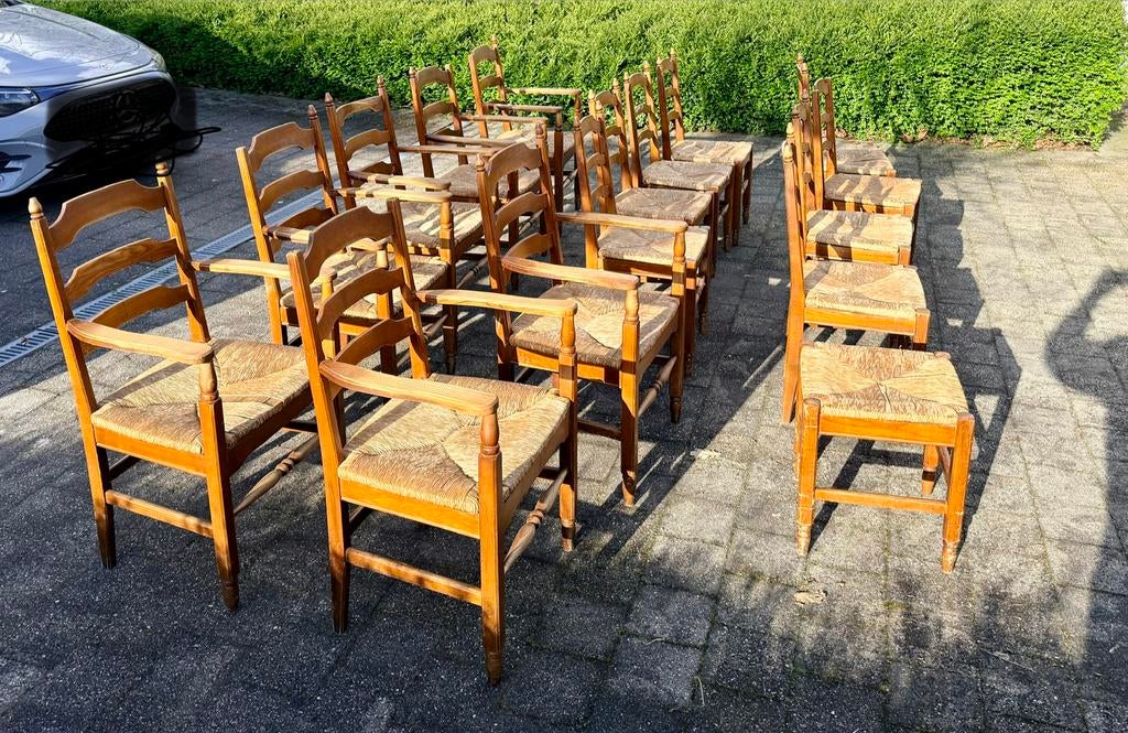 15 rieten stoel + 1 rieten poef, Ophalen