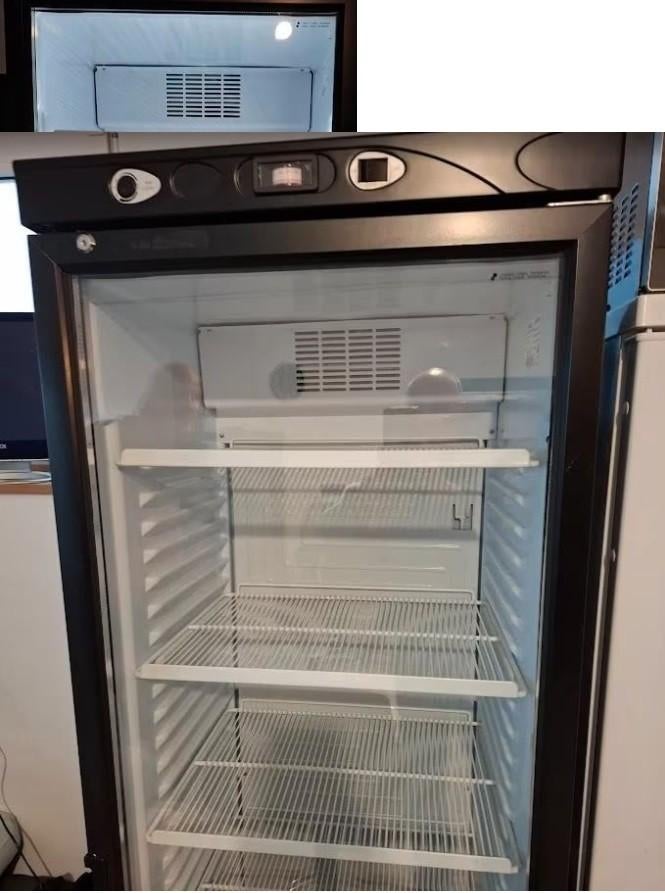WIJNKOELER 220 FLESSEN, Ophalen, Zo goed als nieuw