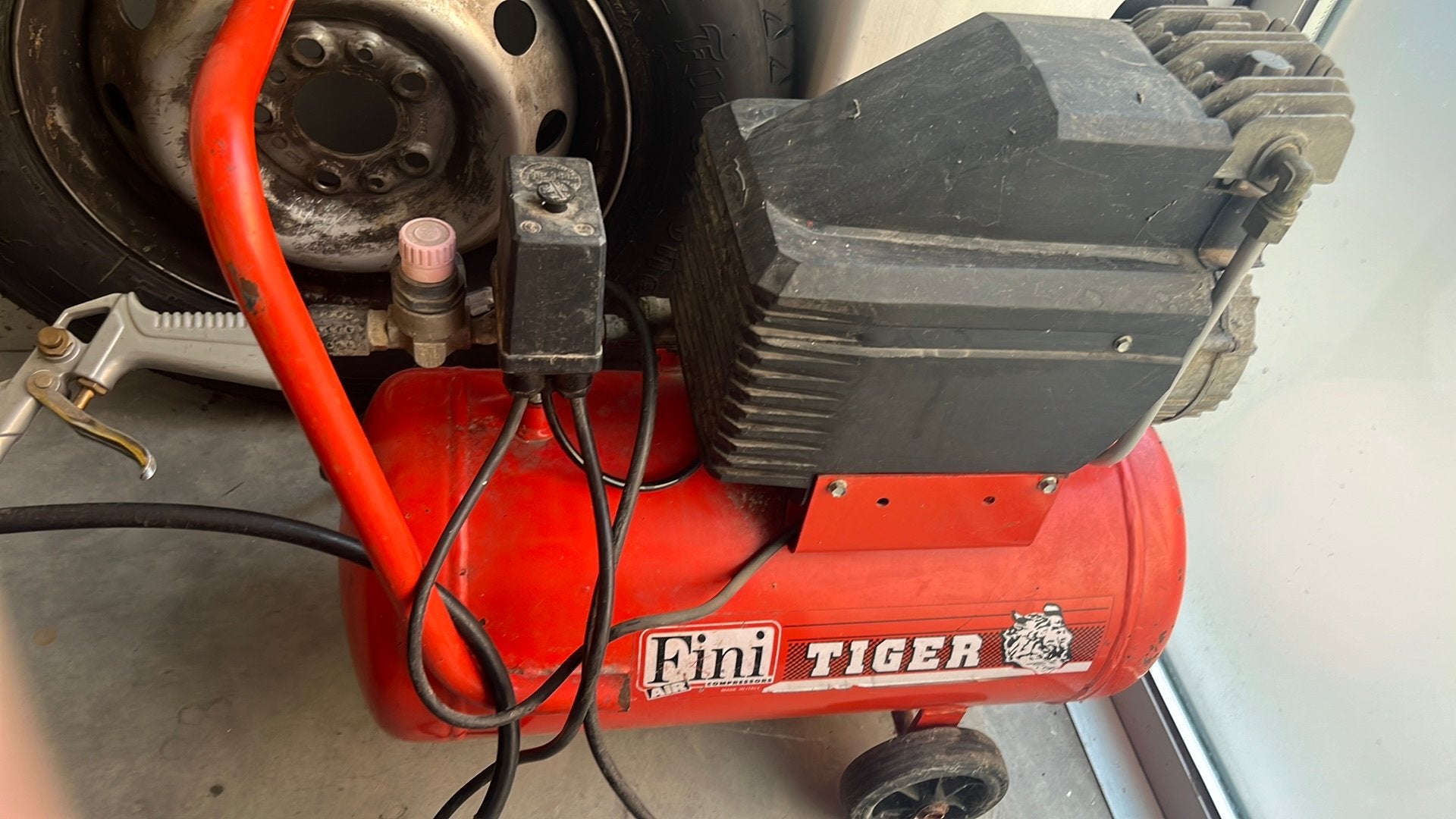Aircompressor merk Tiger Fini, Bricolage & Construction, Compresseurs, Utilisé, Enlèvement