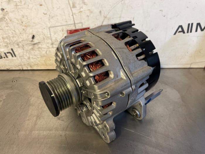 Dynamo d'un Volkswagen Passat, Autos : Pièces & Accessoires, Moteurs & Accessoires, Volkswagen, Utilisé, 3 mois de garantie, Enlèvement ou Envoi