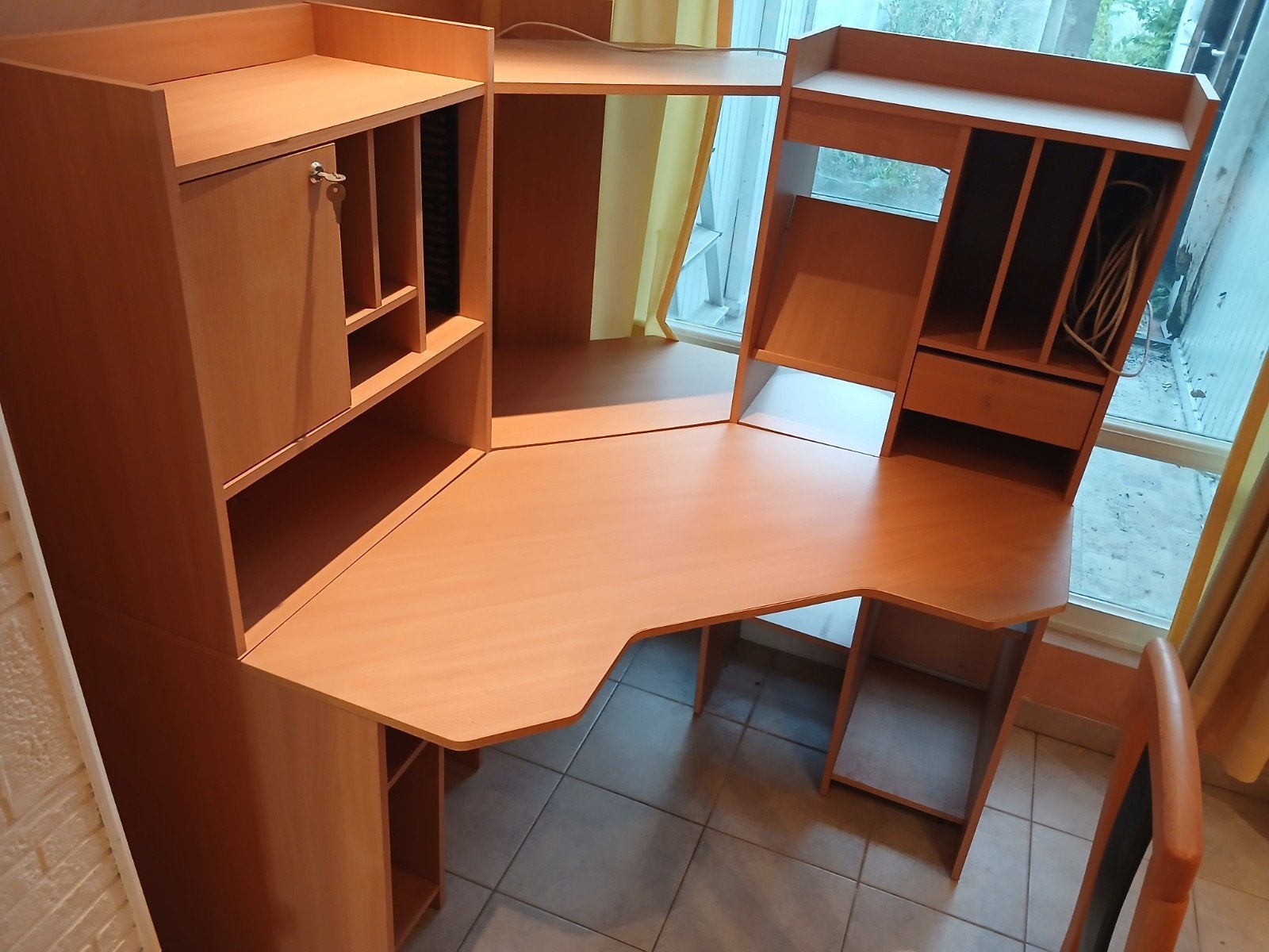 ZGAN : bureau d'angle et poste de pilotage d'ordinateur ergo, Enlèvement, Comme neuf, Autres essences de bois
